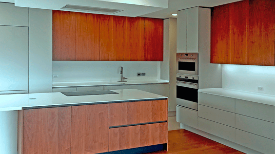 Cocina-integral-acabados-madera-proyecto-residencial-isla